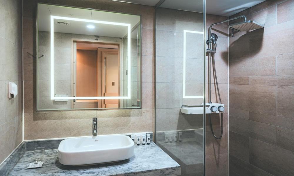 Wonju City Hotel Hyeoksin المظهر الخارجي الصورة